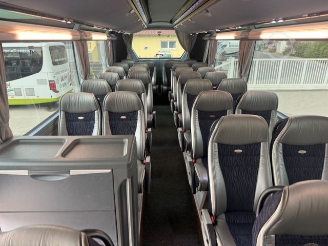 Motor coach NEOPLAN Starliner C  P 11 II P 11  371 KW