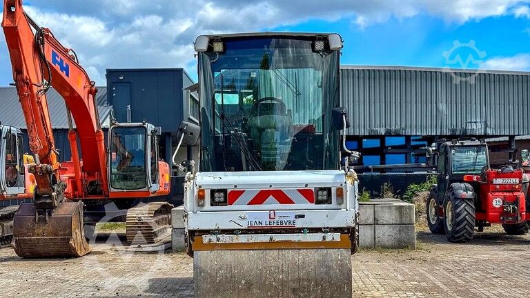 Tandem roller Caterpillar CB 434D