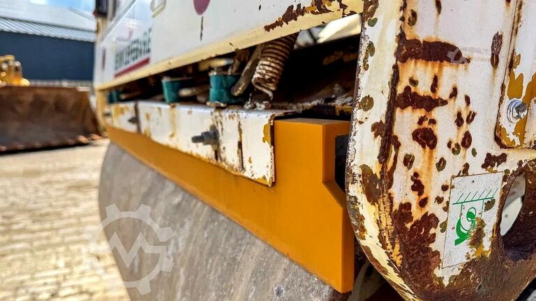 Tandem roller Caterpillar CB 434D