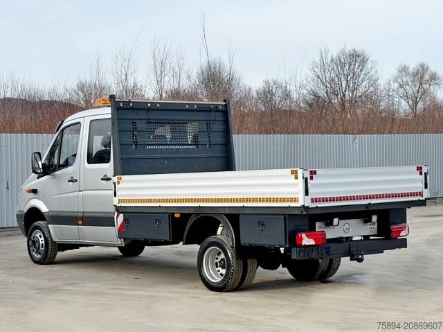 Truck-mounted crane van MERCEDES-BENZ Sprinter  519 CDI * 4x4 * TOP