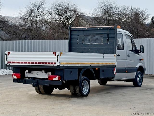 Truck-mounted crane van MERCEDES-BENZ Sprinter  519 CDI * 4x4 * TOP