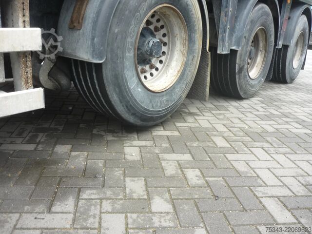 Tank Renders ROC 16.30 Droge stoffen oplegger Met DAF XF