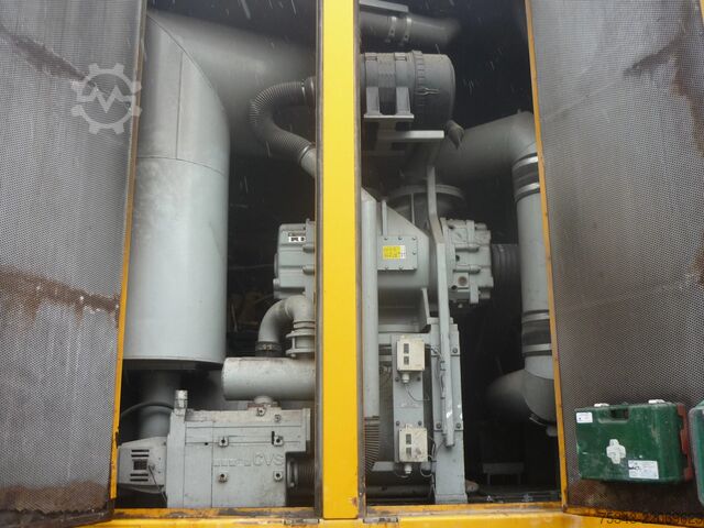 Tank Renders ROC 16.30 Droge stoffen oplegger Met DAF XF