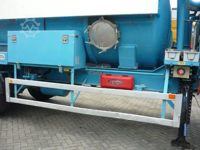 Suction vehicle Royen Ipsam Droge stoffen zuiger/Sucking and blowing ...