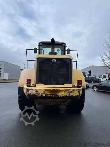 Loader New Holland W270B