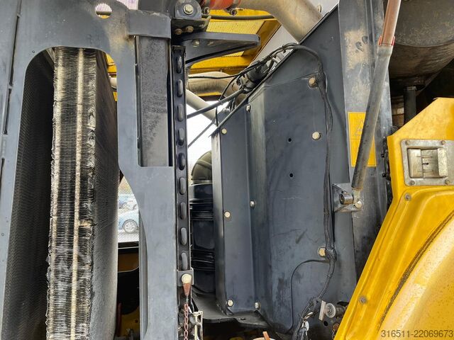 Loader New Holland W270B
