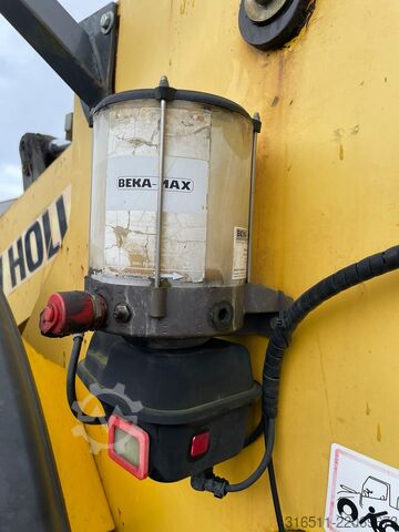 Loader New Holland W270B