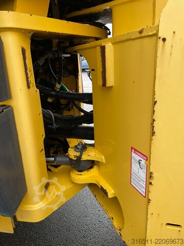 Loader New Holland W270B