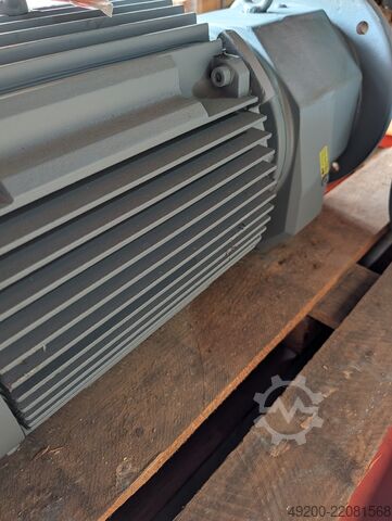 Getriebemotor SEW-EURODRIVE RF802 DV160L4