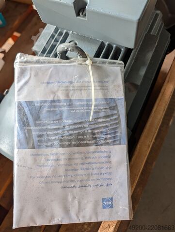 Three-phase motor VEM H IE1-K21R 132M 4 HW