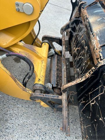 Wheel loader CATERPILLAR 907 H2