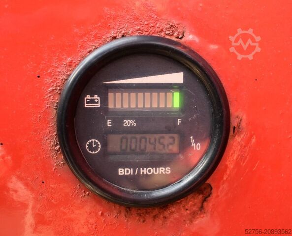 Scissor lift Holland Lift Combistar M-250HYL25 4WD/P/N