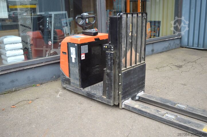 Hochhubkommissionierer BT OSE 200X