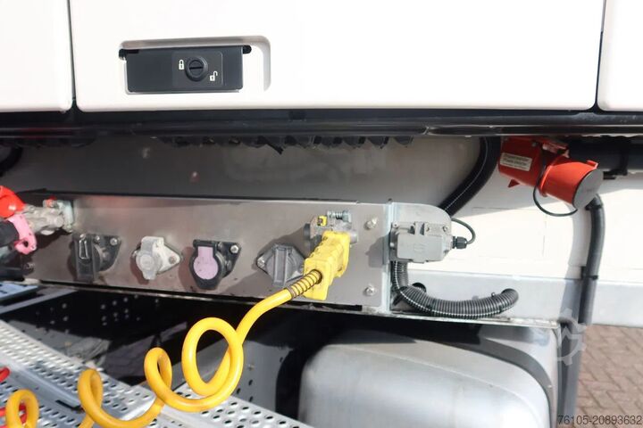 Kühl-/Tiefkühltransport SOR IBERICA City trailer Koel/Vries+ klep 2500kg Bi-temp Ca...