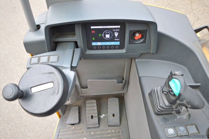 Schubmaststapler Jungheinrich ETV 216