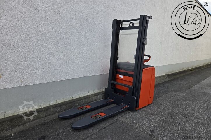 Manual stacker Linde L16