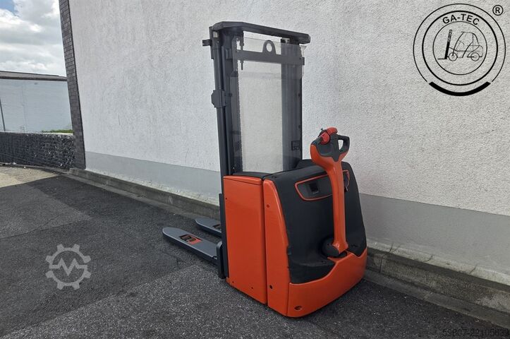Manual stacker Linde L16