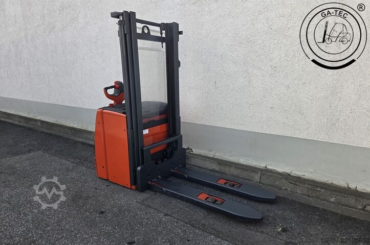 Manual stacker Linde L16