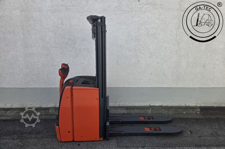 Manual stacker Linde L16