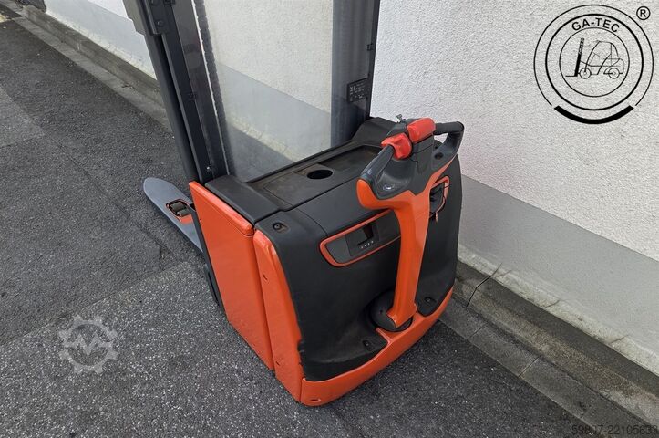 Manual stacker Linde L16