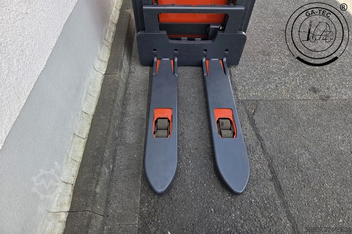 Manual stacker Linde L16