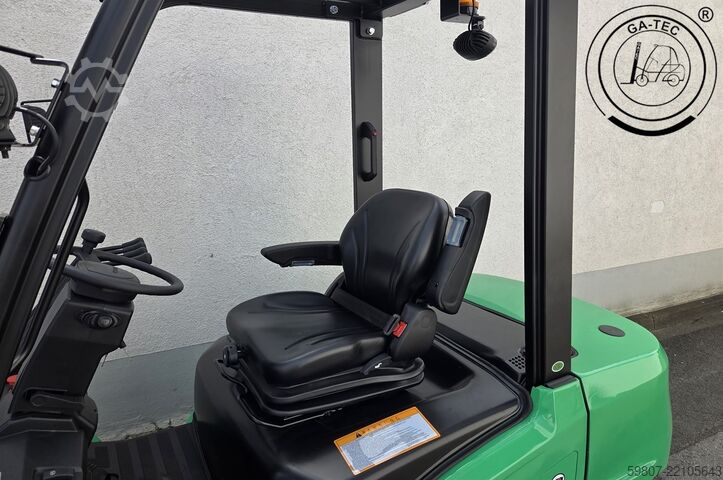 Electric 4-wheeler Hangcha CPD38-XEY2HA-SI
