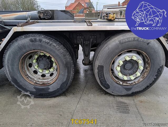 Container transportation Scania P 450