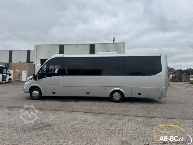 Minibus IVECO Rosero First Touring Electra, Reichweite 336 km