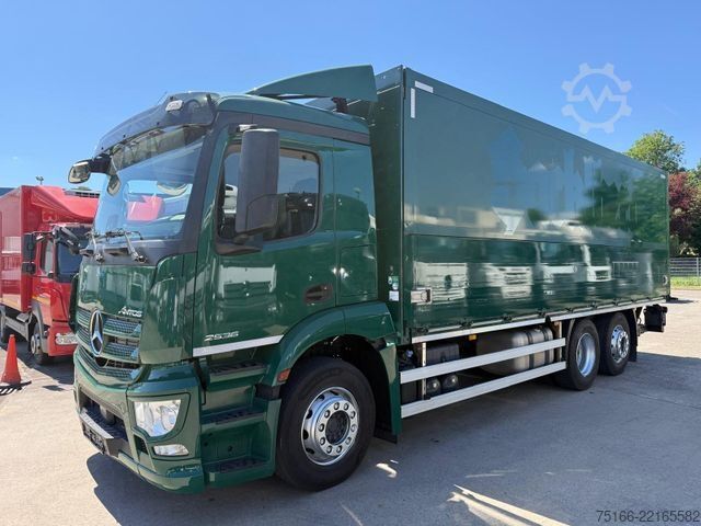 Beverage truck MERCEDES-BENZ ANTOS 2536 L Getränkekoffer 7,40 m LBW 2 T*LENK