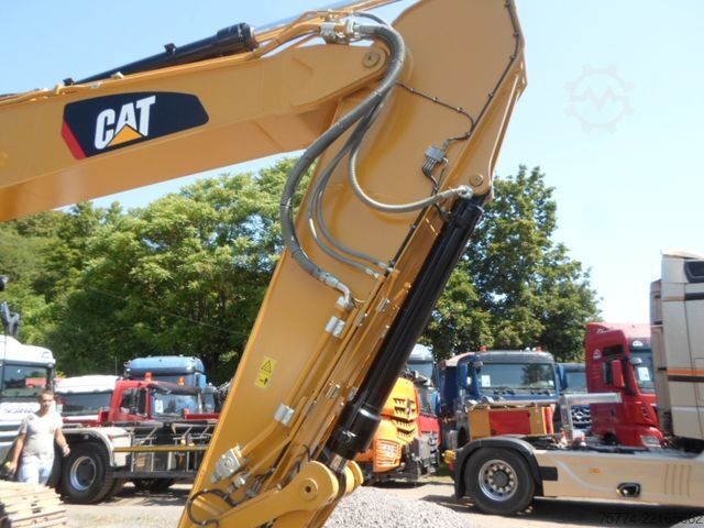 Chain excavator CATERPILLAR 330 FLN