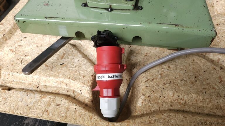 Kegelradschleifmaschine MIKRON 120.01 Schleifmaschine