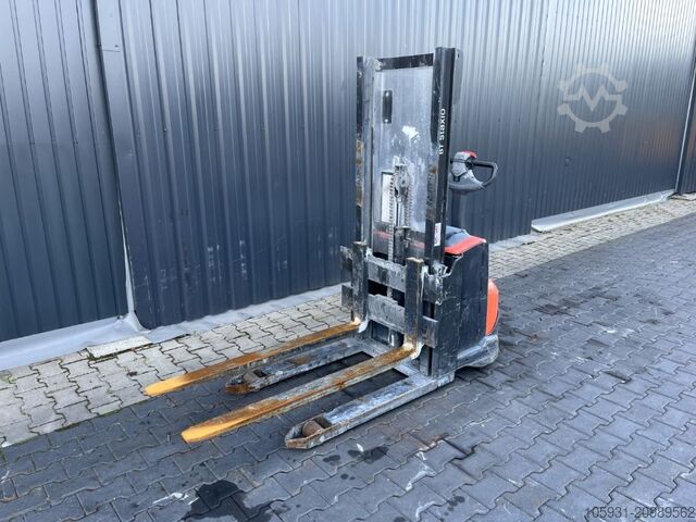 Pedestrian Stacker BT SWE120S