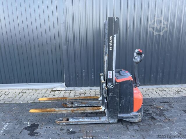 Pedestrian Stacker BT SWE120S