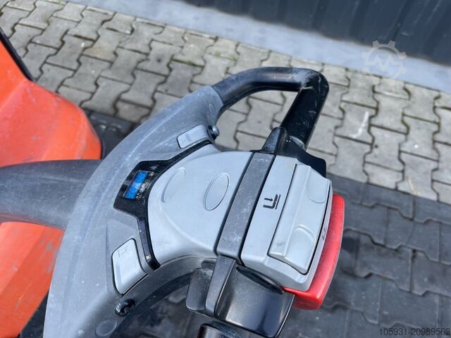 Pedestrian Stacker BT SWE120S