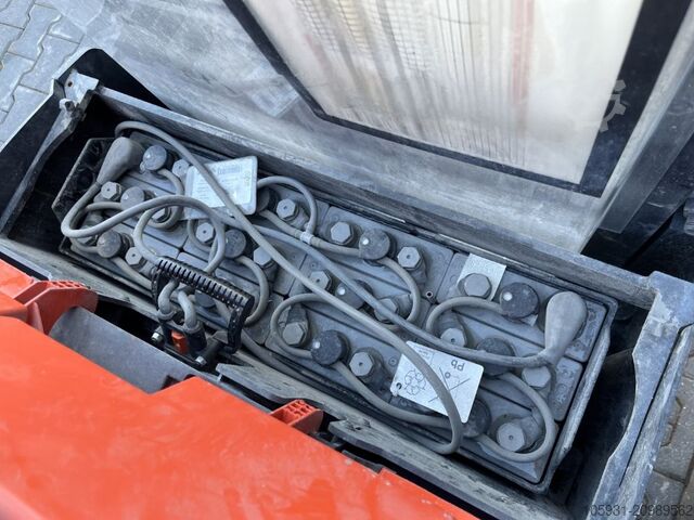 Pedestrian Stacker BT SWE120S