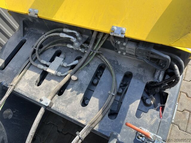 Pedestrian Stacker Combilift CS