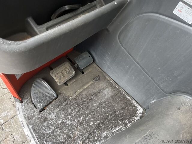 Reach Truck Linde R14HD-01