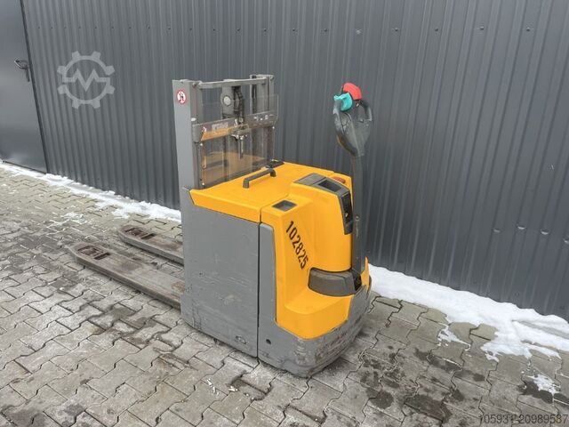 Pedestrian Stacker Jungheinrich EJD220