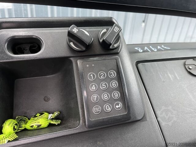 Electric 4-wheel forklift Still RX60-35