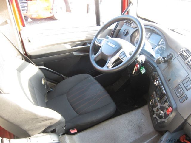 Flatbed truck with tarp DAF CF 230 19T Schiebeplane LBW Portalturen