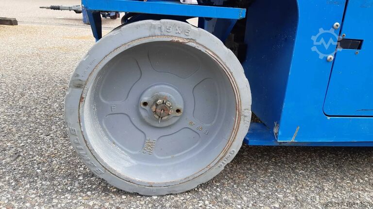 Scherenhebebühne Genie GS 3246