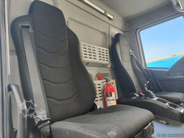 Box van with side door and tail lift Iveco EUROCARGO 120E19P
