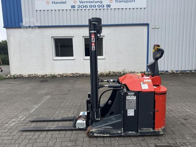 Pedestrian Stacker Combilift SC1500