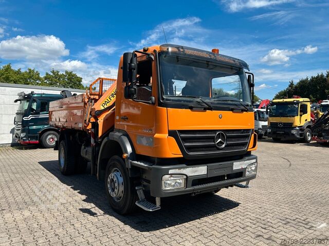 Three-sided tipper truck MERCEDES-BENZ 1828 3Skipper + PKG 12001 Kran 4x2