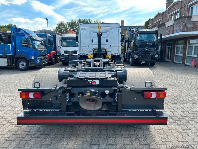 Roll-off tipper truck MERCEDES-BENZ 1836 Antos Abroller 4x2