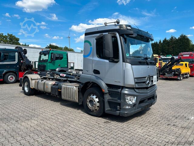Roll-off tipper truck MERCEDES-BENZ 1836 Antos Abroller 4x2