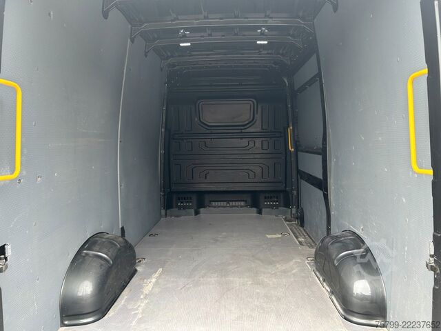 High top van MAN TGE Kastenwagen 4x2