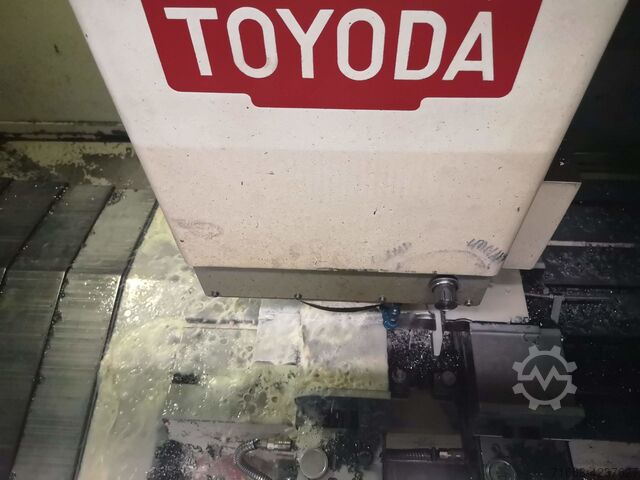 Bearbeitungszentrum Toyoda PV6