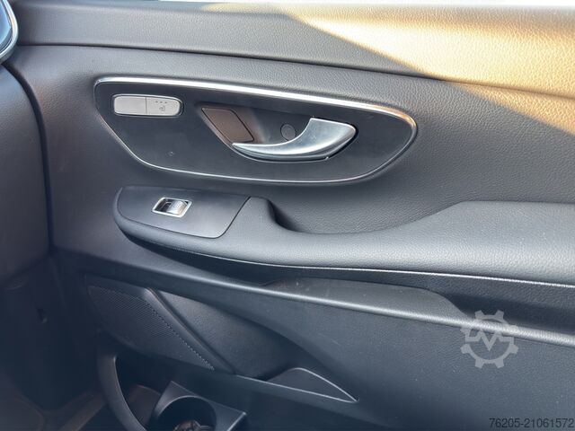 Kleinbus Mercedes-Benz V 220 d STYLE Lang ACC AHK AUT Akustikglas Kam.