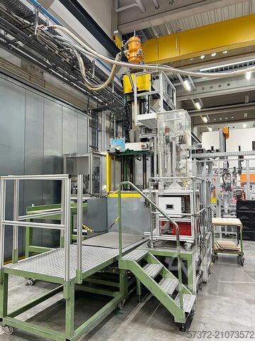 Vertikale Spritzgießmaschine Arburg Allrounder 420C 1300-350 VU